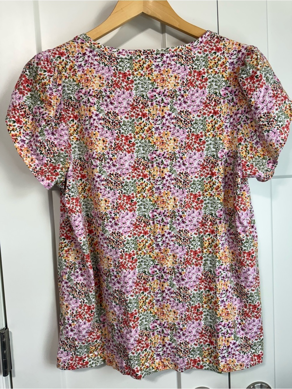 LC Lauren Conrad Floral V-Neck Blouse with Flutter Sleeves - Size Large - Picture 2 of 6